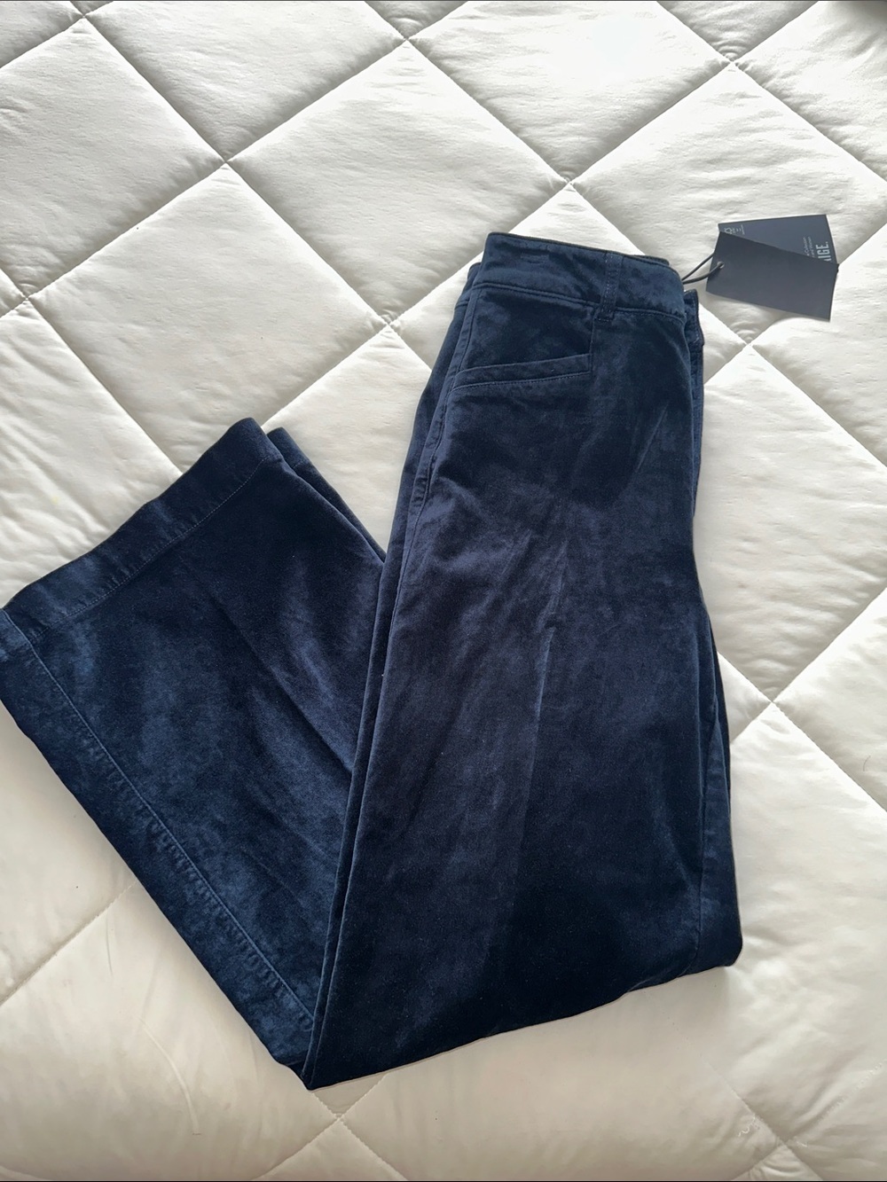 NWT Paige clean front annassa trouser velvet - DEEP NAVY - Picture 5 of 8